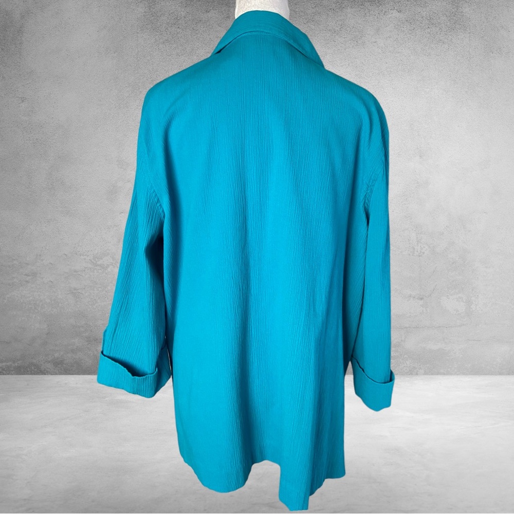Draper's & Damon's Blue Crinkle Button Down Top - Picture 8 of 11